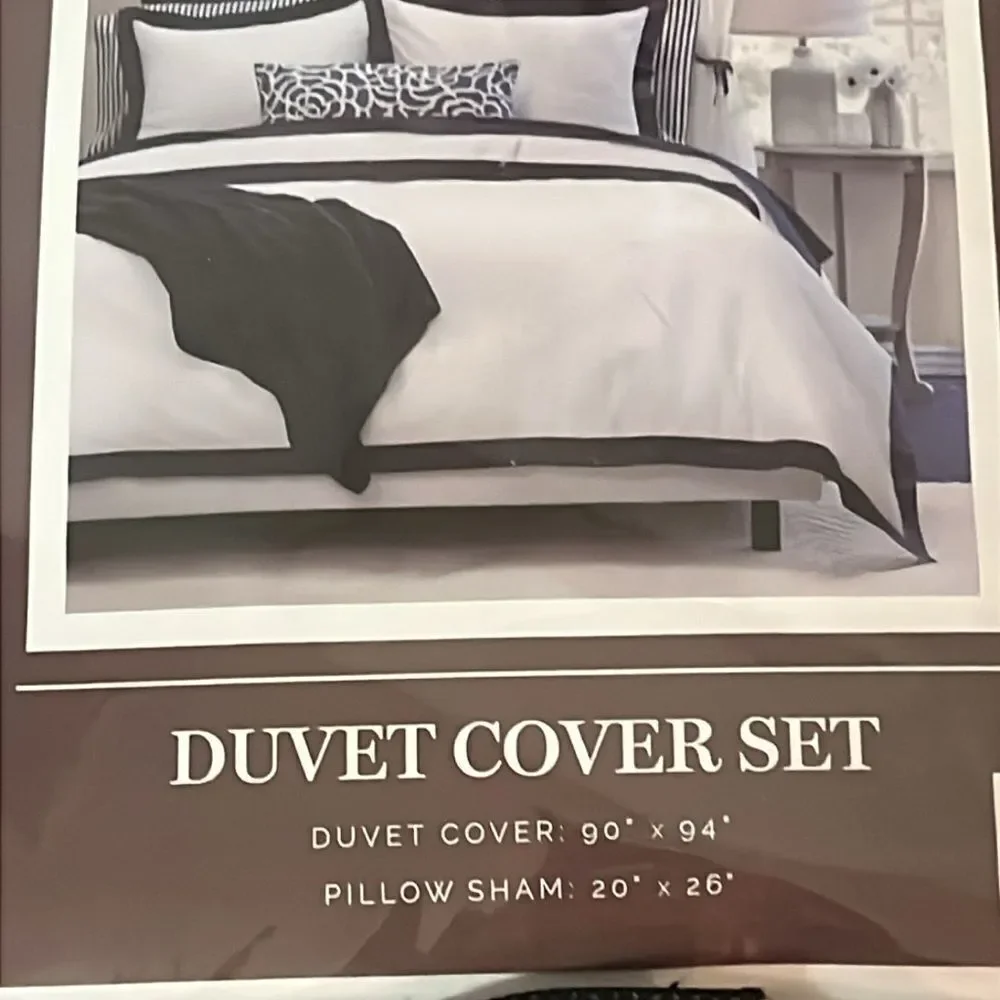 NWT Queen Hotel Border duvet cover set‎